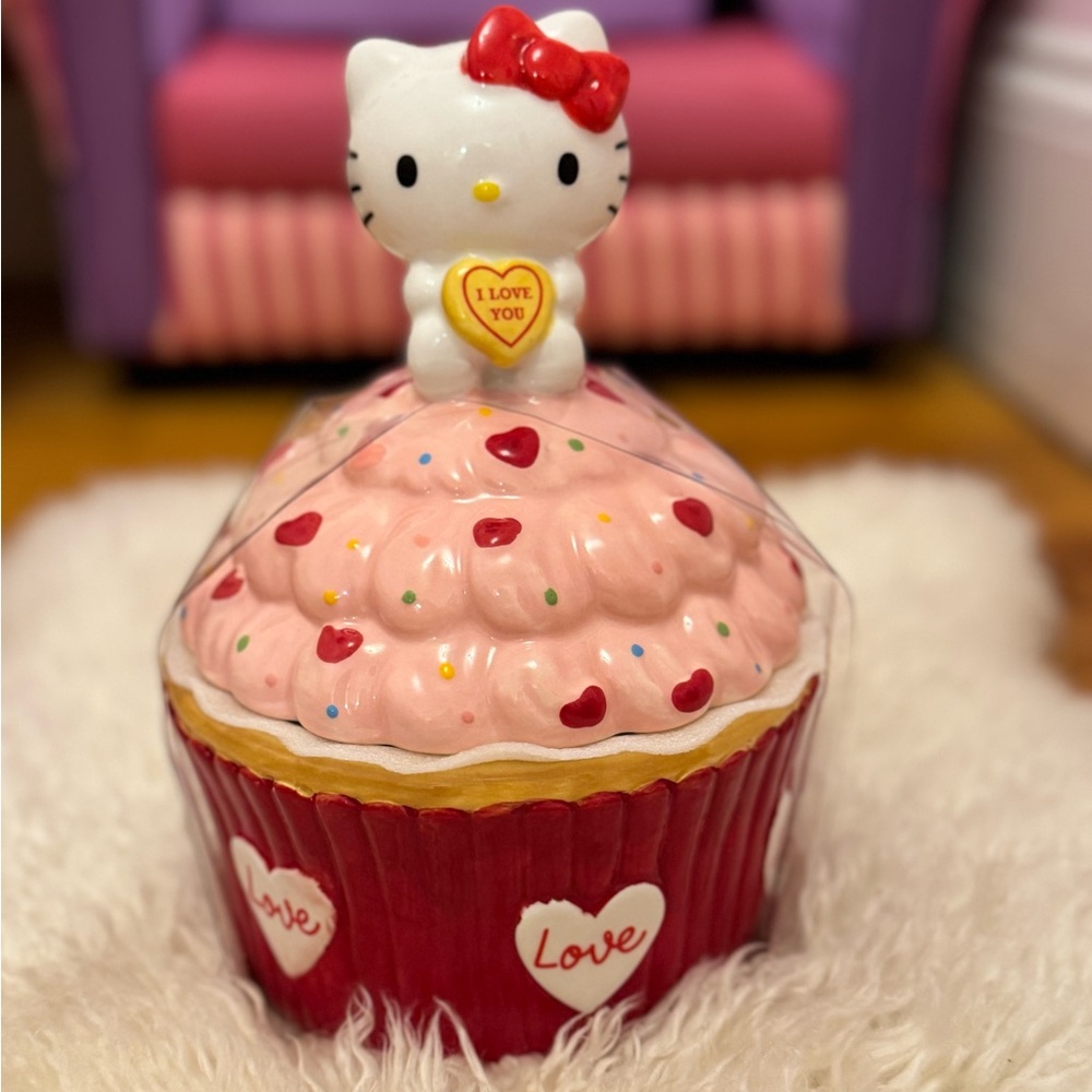 Hello Kitty ceramic cupcake canister